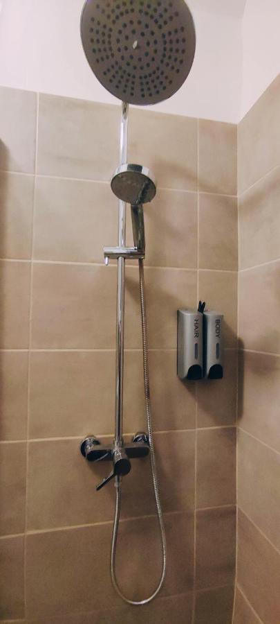 Le Studio Des Tours - Parking Apartment Arles Ngoại thất bức ảnh
